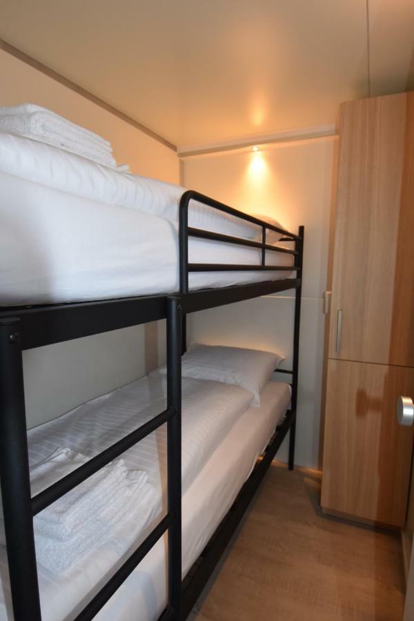 Cozy floating boatlodge Maastricht. Buitenkant foto
